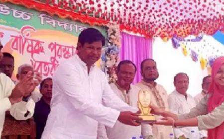 নবাবগঞ্জের হরেকৃষ্ণ কুসুমকলি উচ্চ বিদ্যালয়ের কৃতি শিক্ষার্থীদের সংবর্ধনা