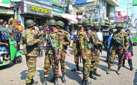 সারা দেশে সাঁড়াশি অভিযান: আইনশৃঙ্খলা পরিস্থিতি উন্নতিতে কঠোর পদক্ষেপ