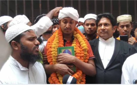 ঢাবি ছাত্রীকে হেনস্তা, কর্মচারী মোস্তফার জামিন