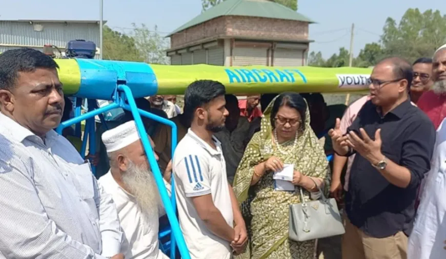 শিবালয়ের জুলহাসের নিজ হাতে তৈরি বিমান, পাশে দাঁড়ালেন তারেক রহমান