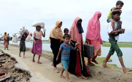 বাংলাদেশে আশ্রয় নেওয়া ৮ লাখ রোহিঙ্গার মধ্যে প্রত্যাবর্তনের যোগ্য ১ লাখ ৮০ হাজার রোহিঙ্গাকে প্রথম ধাপে ফিরিয়ে নিতে রাজি হয়েছে মিয়ানমার।