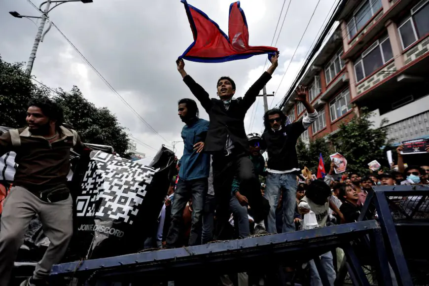 সরকারবিরোধী আন্দোলনে উত্তাল নেপাল
